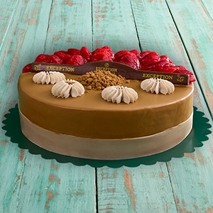 Half Strawberry & Half Lotus Cake - Size 24 - Exception Pastry - Egypt 