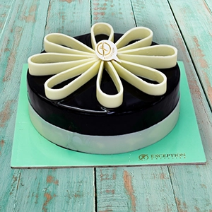 تورته شوكولاتة اجلاسيه- مقاس  20 - حلواني اكسبشن  - مصر 