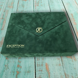 علبة شكولاتة طبيعيةفاخرة87قطعة - حلواني اكسبشن  - مصر 